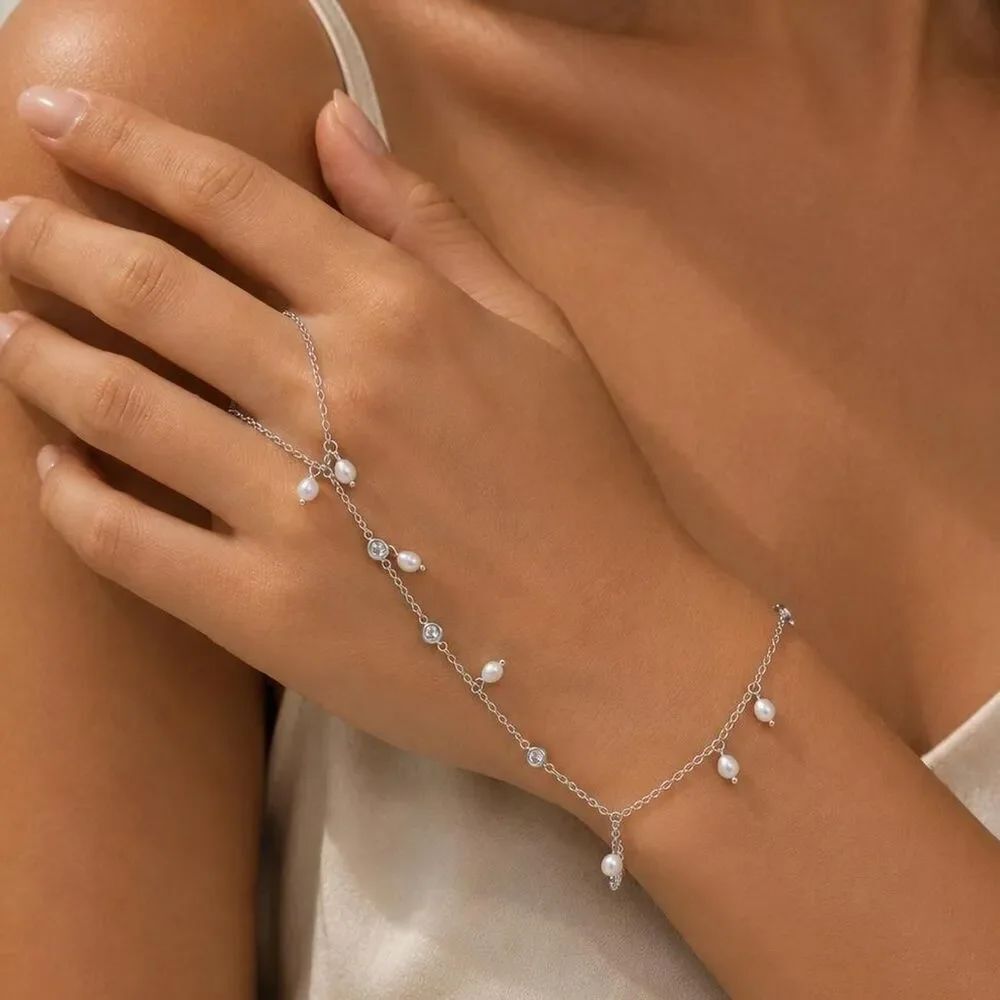 pearl crystal hand chain D106